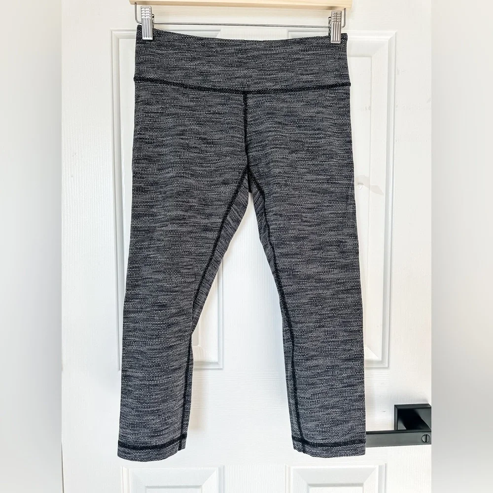 Lululemon Wunder Under Crop Leggings Women’s - Size 6 - Picture 3 of 15